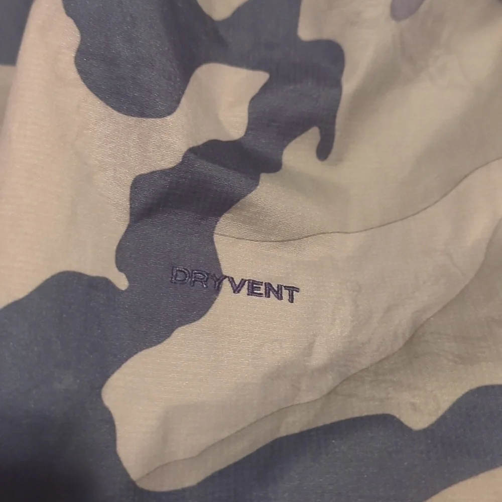 The North Face Men's Camouflage Windbreaker Rain Dryvent Jacket - Picture 7 of 9